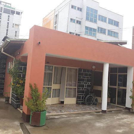 Lucy Guest House แอดดิสอาบาบา ภายนอก รูปภาพ